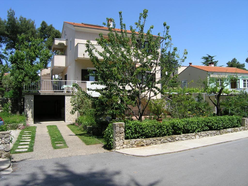 Apartments Ines Krk Town Esterno foto