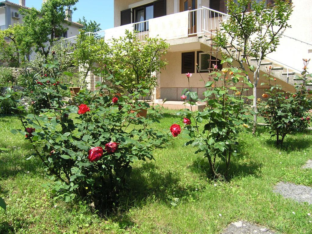 Apartments Ines Krk Town Esterno foto