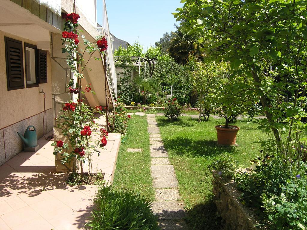 Apartments Ines Krk Town Esterno foto