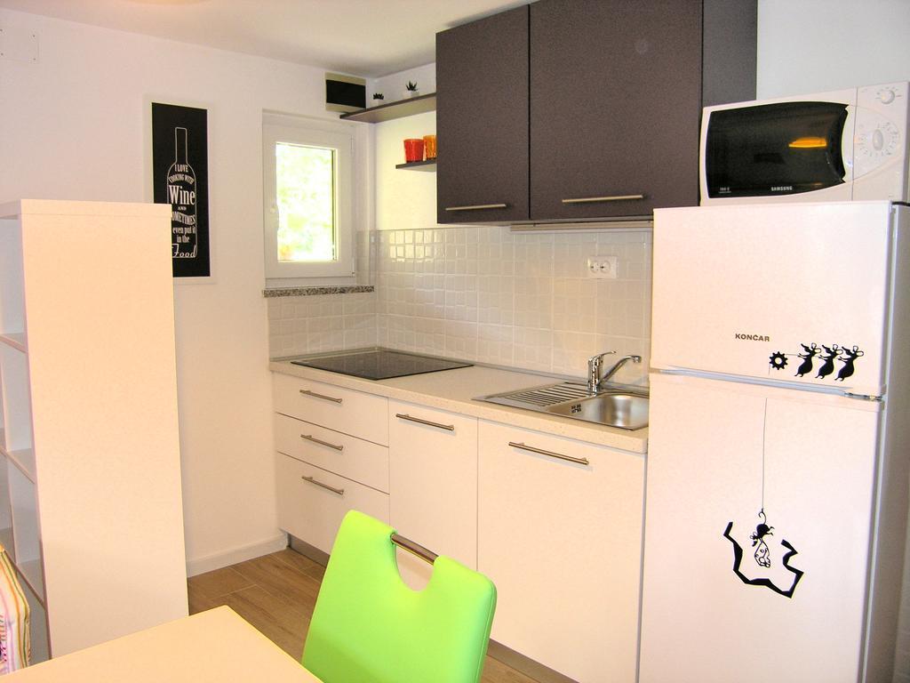 Apartments Ines Krk Town Esterno foto