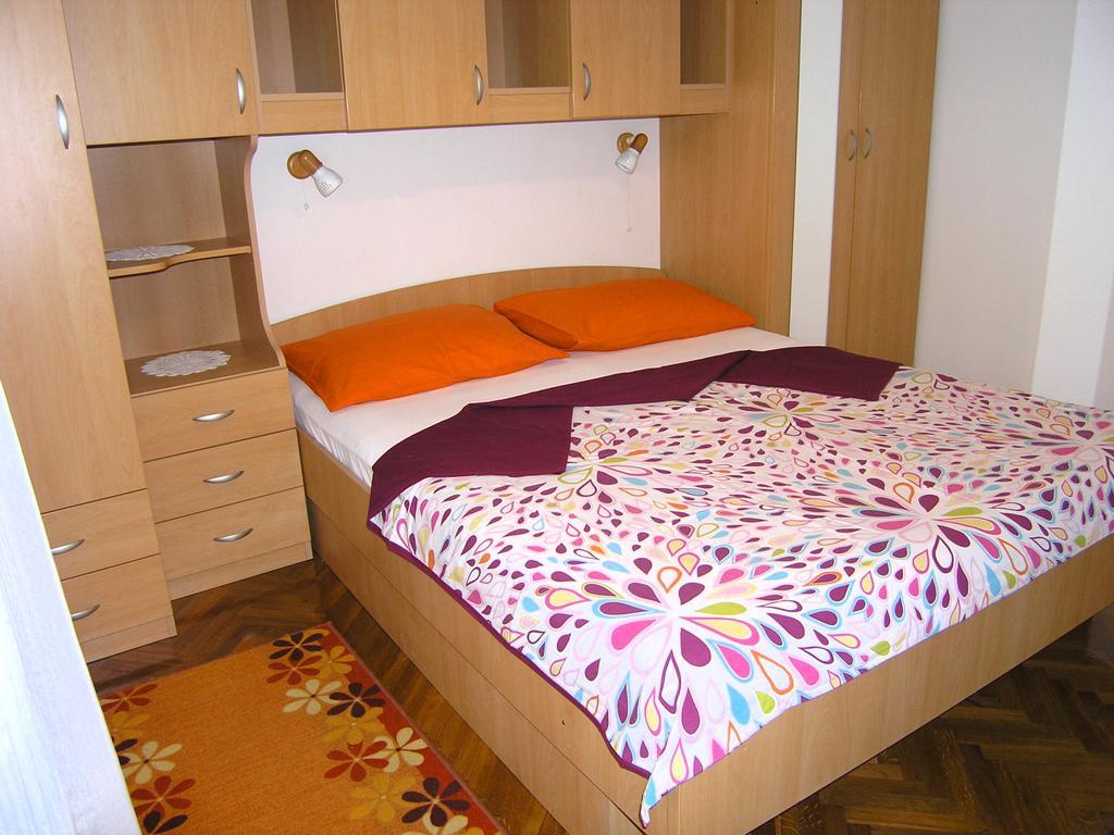 Apartments Ines Krk Town Esterno foto