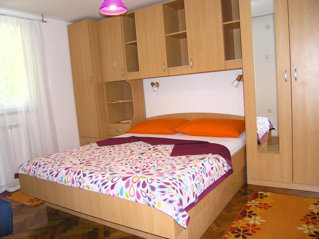 Apartments Ines Krk Town Esterno foto
